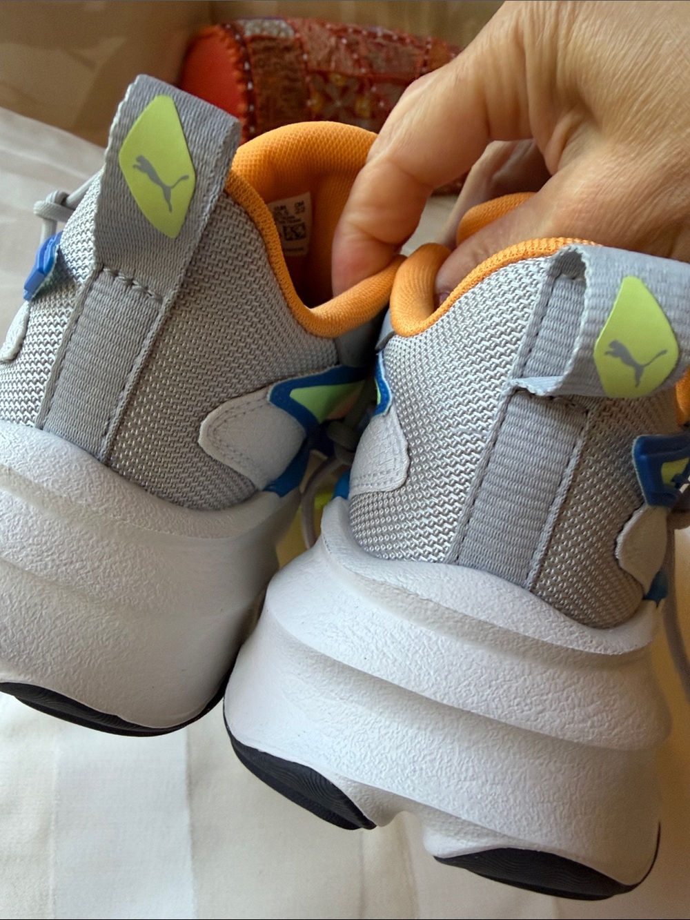 NEW - Puma carbon flares JR/Kids Sneakers Gray Orange Blue Lime. Unisex - Picture 4 of 12